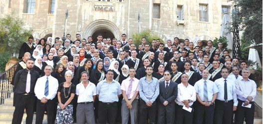 الكلية التكنولوجية عتيد بيران تحتفل بتخريج الفوج الثالث عشر    أقامت الكلية التكنولوجية عتيد بيران بتاريخ 11/7/2011 حفل تخريج الفوج الثالث عشر من طلبة الكلية في قاعة جمعية الشبان المسيحية غربي القدس....